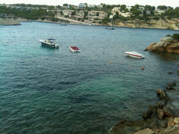 294179_2101976277193_1260744428_n