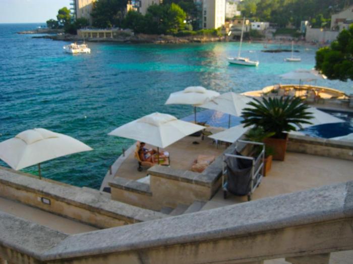 299636_2124086949946_1659851300_n