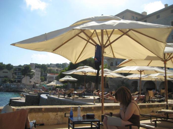 301635_2124074149626_994442215_n