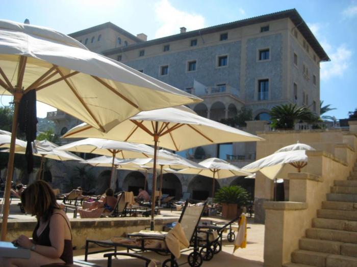 312576_2124077749716_67983341_n