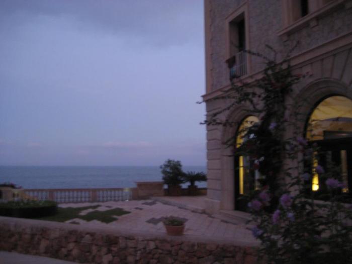 313618_2124090070024_544437892_n