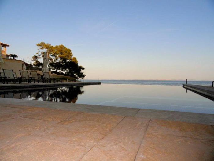 317663_2124107630463_1659784466_n